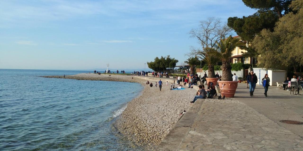 B&B Isola Izola Bagian luar foto