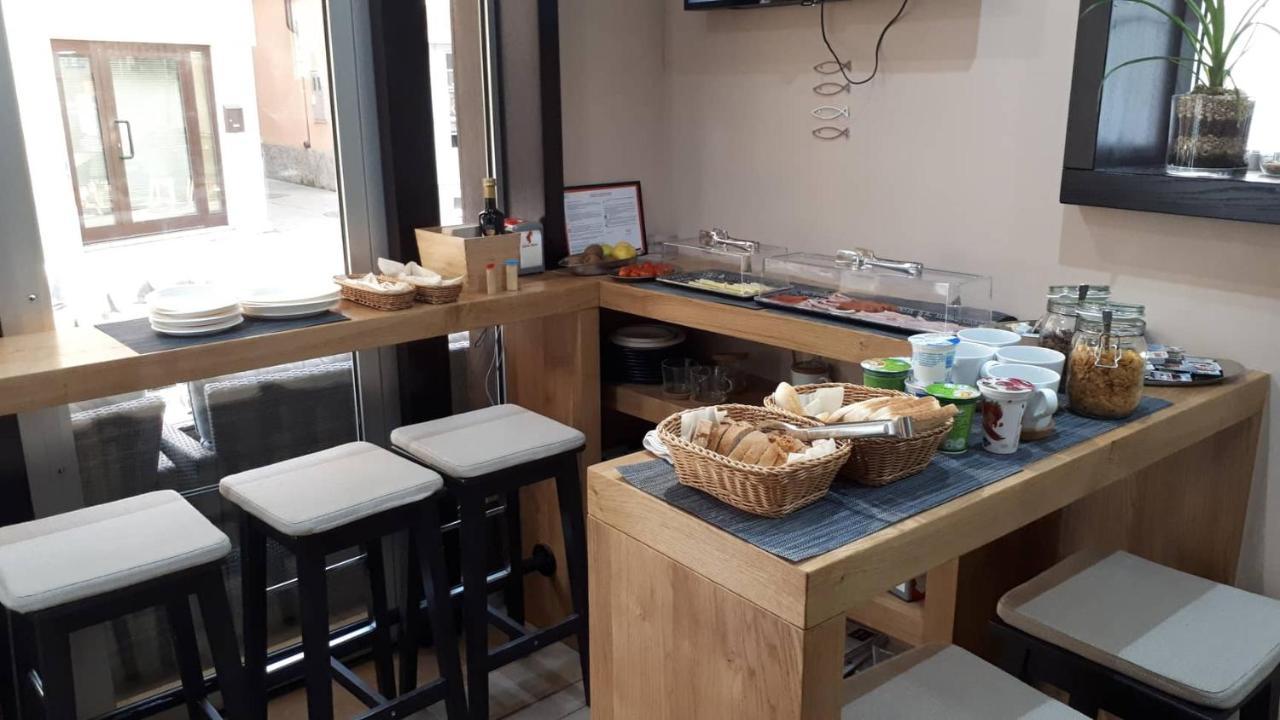 B&B Isola Izola Bagian luar foto