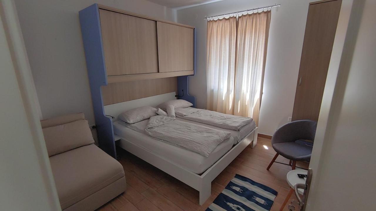 B&B Isola Izola Bagian luar foto