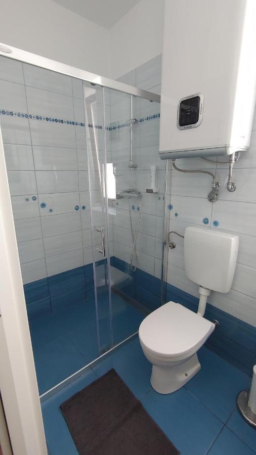 B&B Isola Izola Bagian luar foto