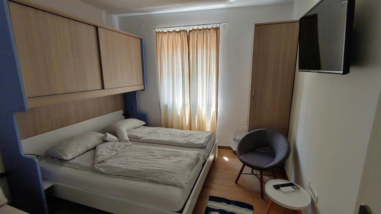 B&B Isola Izola Bagian luar foto